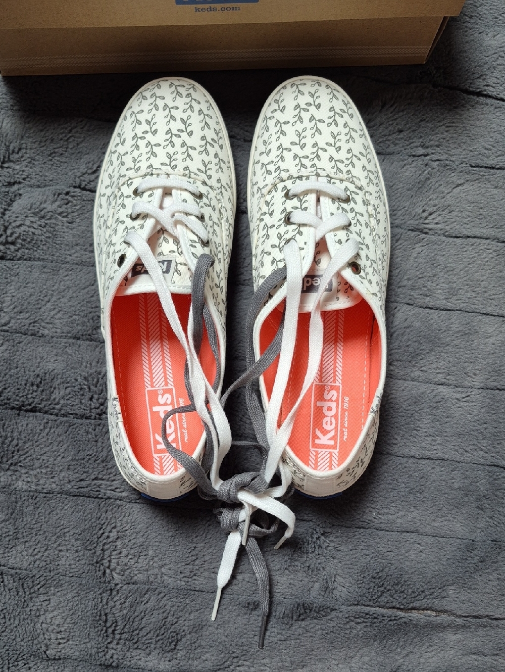 Keds Botanical Off White Sneakers with Leaf Print, & 2 Laces, New In Box - Picture 6 of 13